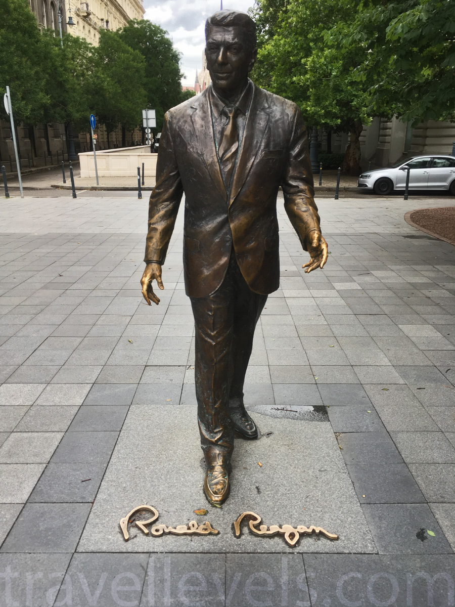 Рональд Рейган, Будапешт