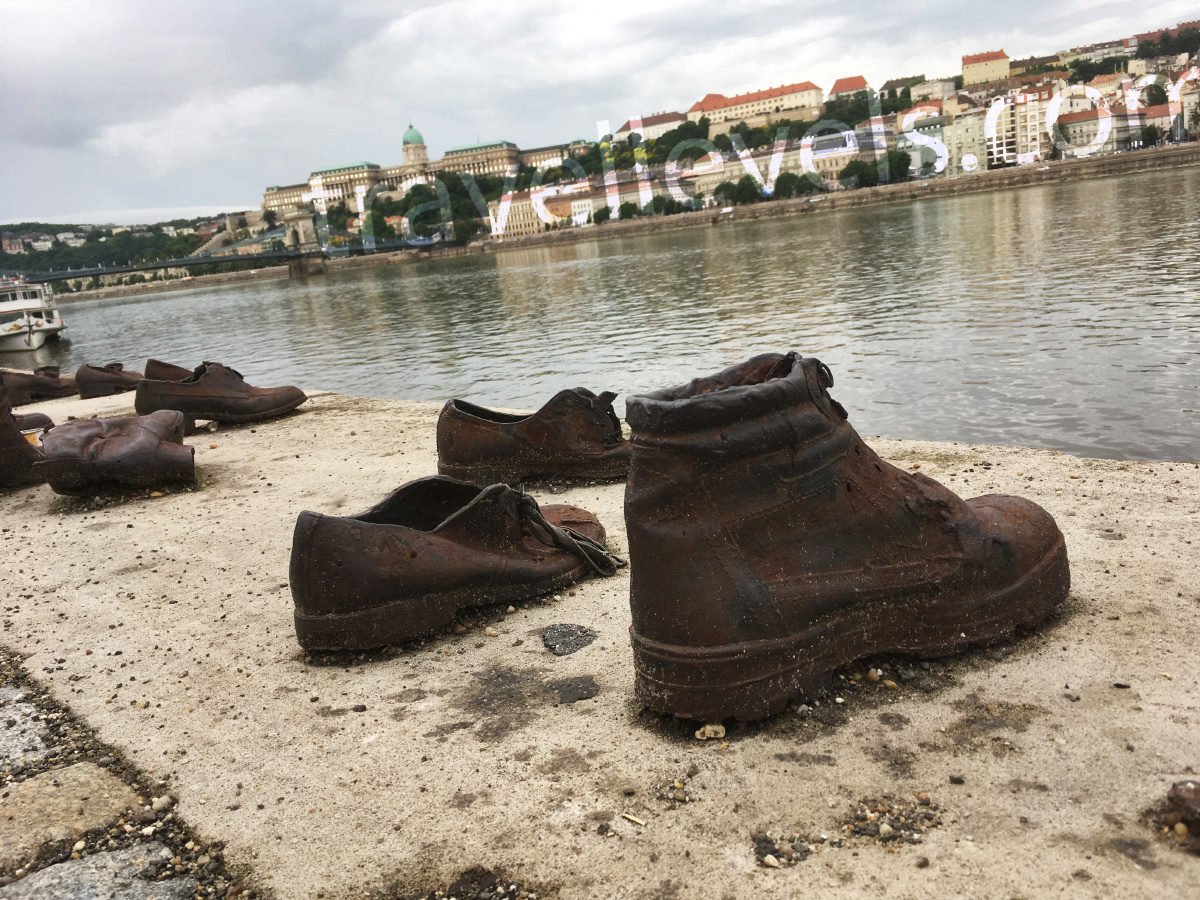 Туфли на набережной Дуная