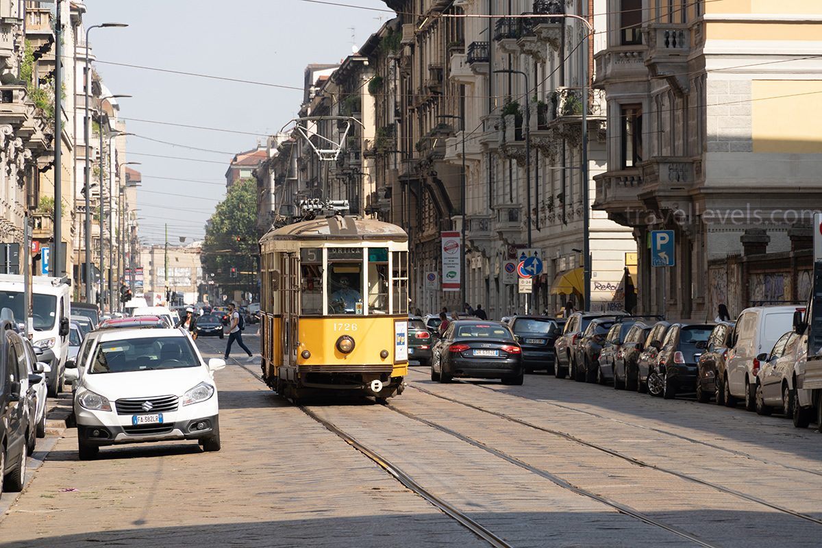 Милан, желтрый трамвай