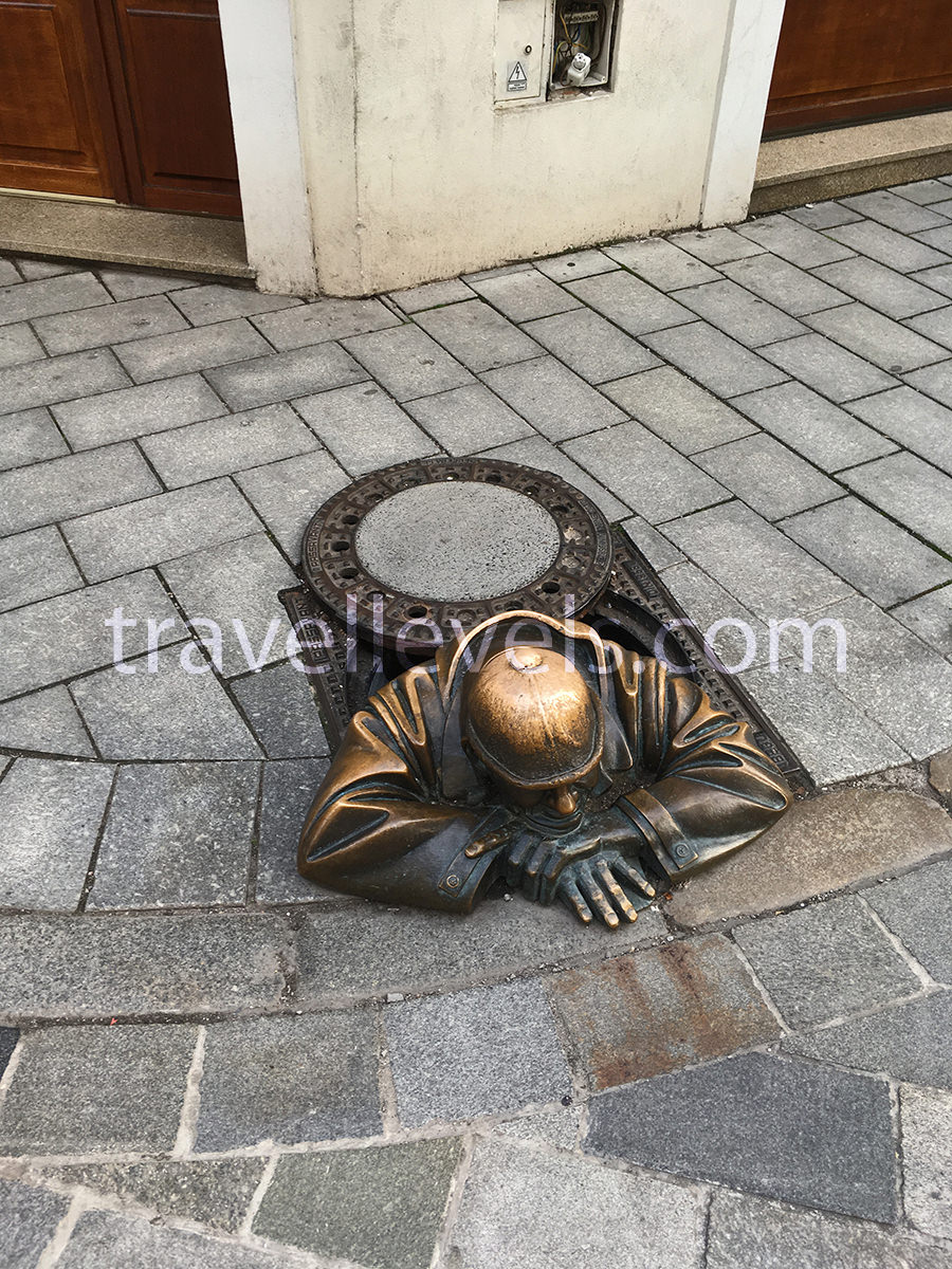Скульптура водопроводчику, Братислава