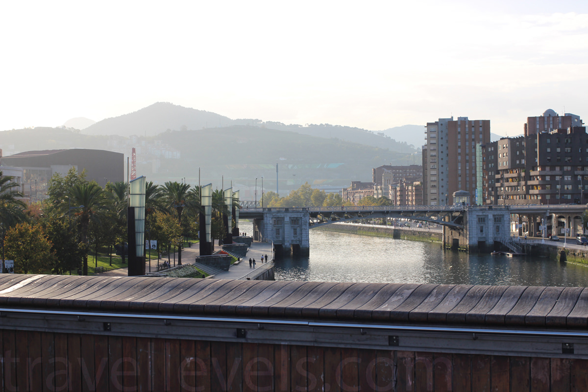 Вид на реку Нервьон, Бильбао