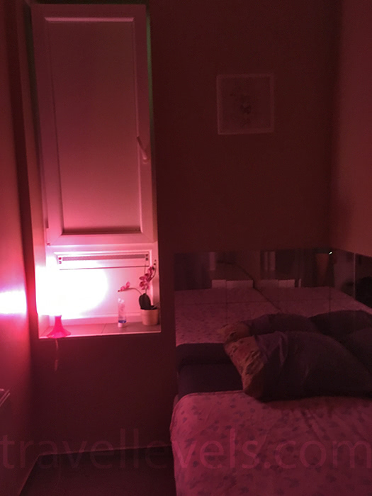 Комната в квартале красных фонарей